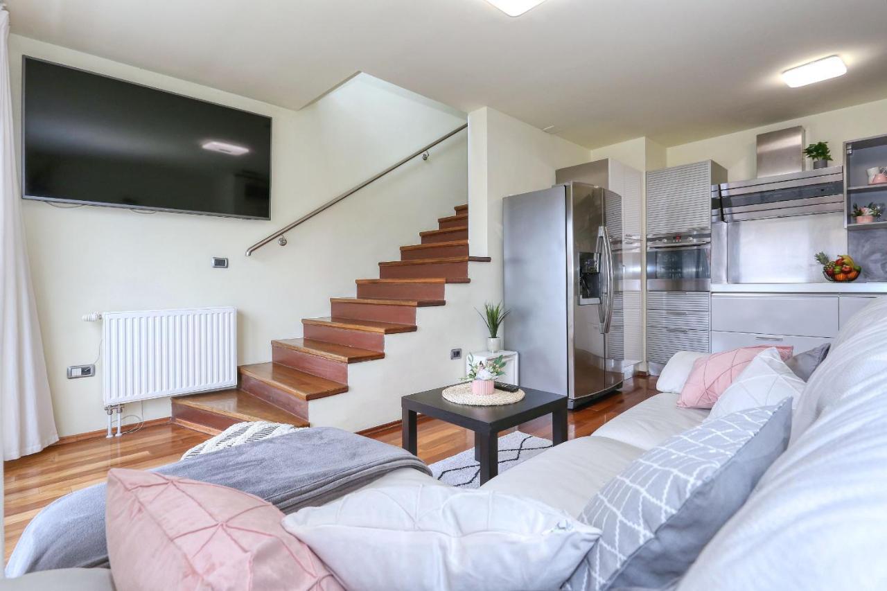 Elena Apartmán
