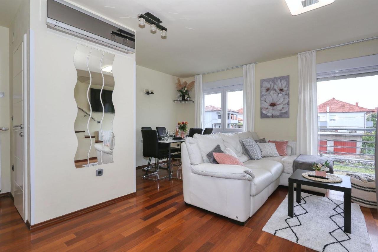 Apartament Elena *
