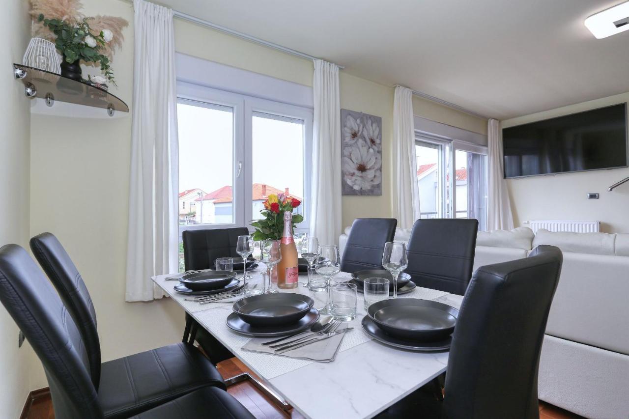 Elena Apartament *