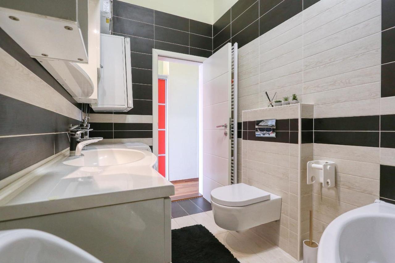 Elena Apartament