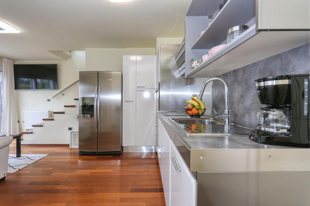 Elena Apartament